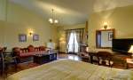 Superior δίκλινο δωμάτιο, Ξενοδοχείο Ναιάδες: Λίμνη Πλαστήρα ξενοδοχεία δωμάτια τζάκι Νεοχώρι Καρδίτσα